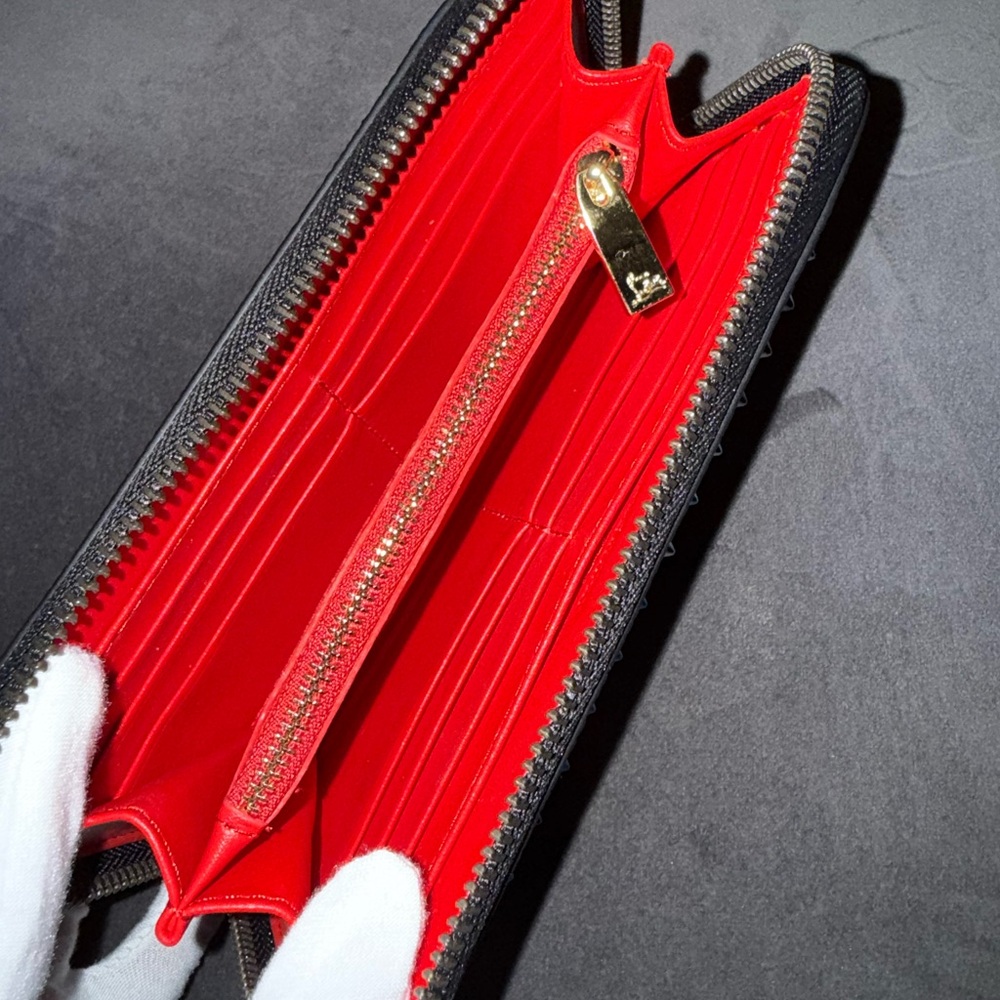 🔥Christian Louboutin purse Panettone Wallet Spike Studs Zip Around🔥 - Picture 12 of 15